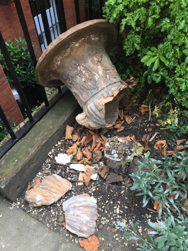 brokenUrn